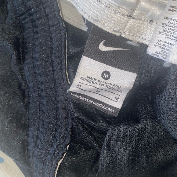 Black Nike shorts, medium - Picture 3 of 3